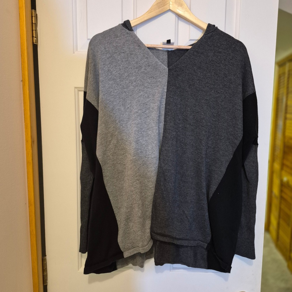 Cabi‎ 5690 Dakota Gray Colorblock Hoodie Sweater Womens Size M Oversized Relaxed